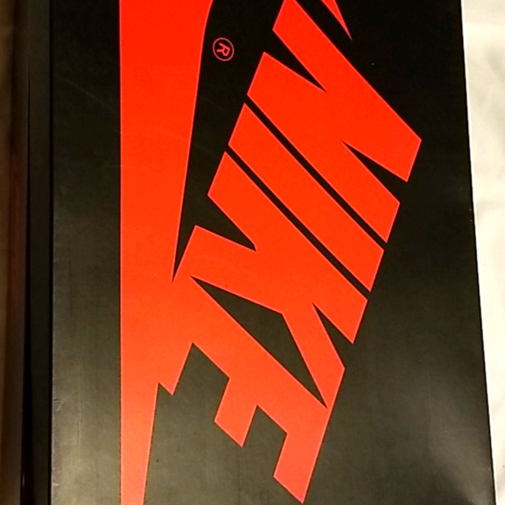 Nike Air Jordan 1 Retro High OG Obsidian